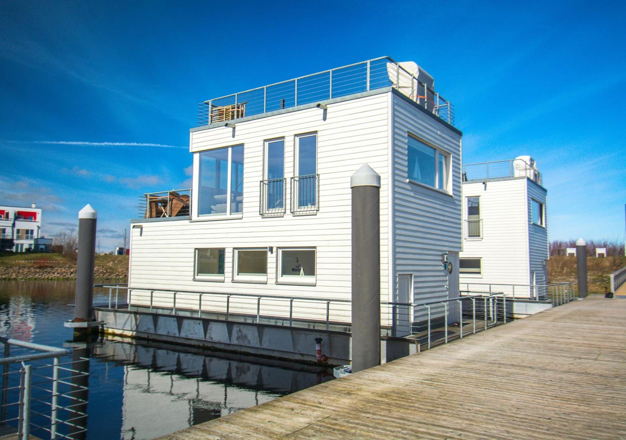 Отель Schwimmendes Haus - An Bord Zwei Ольпениц Экстерьер фото